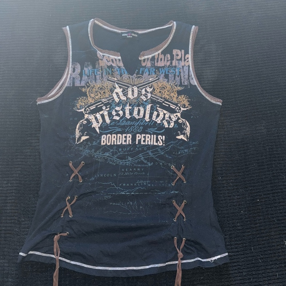 Skinny Minnie Y2K dos pistolas tank
